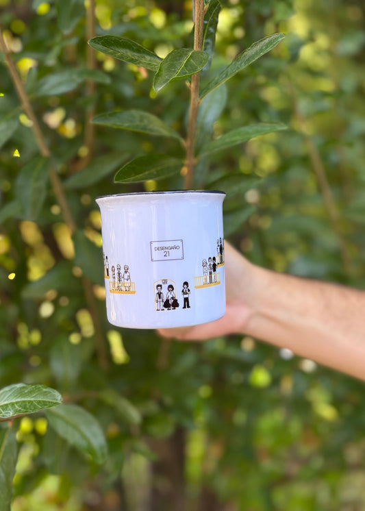 TazaAquinohayquienvivaLaninabowie