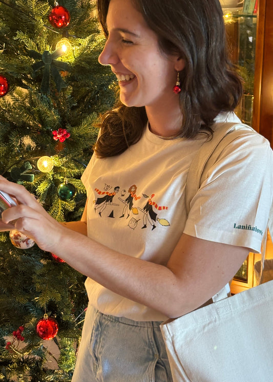 Camiseta blanca de algodón orgánico con diseño de Laniñabowie con Harry, Hermione y Ron. 