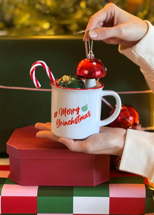 Detalle de la taza de El Grinch de Laniñabowie ¡Merry Grinchmas!