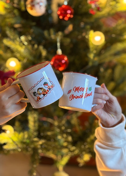 Taza diseñada por Laniñabowie con ilustración de Harry, Ron y Hermione de la colección de Navidad 