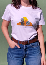 Cargar imagen en el visor de la galería, camiseta mandalorian laniñabowie